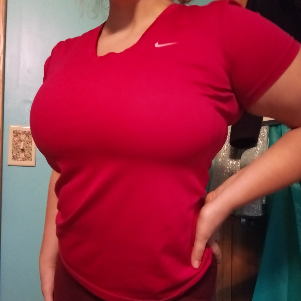 Nike Dri-Fit Tee - pink/large